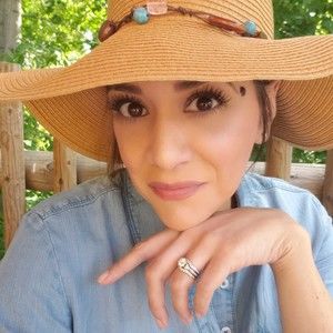 Meet your Posher, Christina